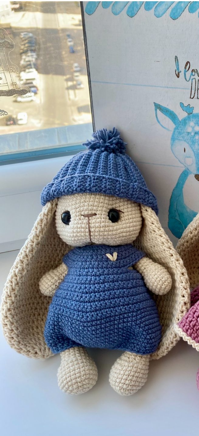 Вязаная зайка 💙