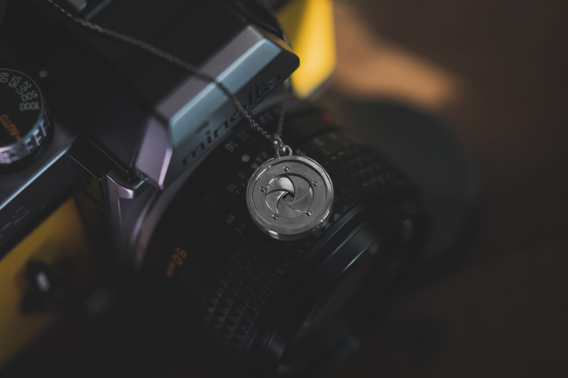 Кулон "Aperture"